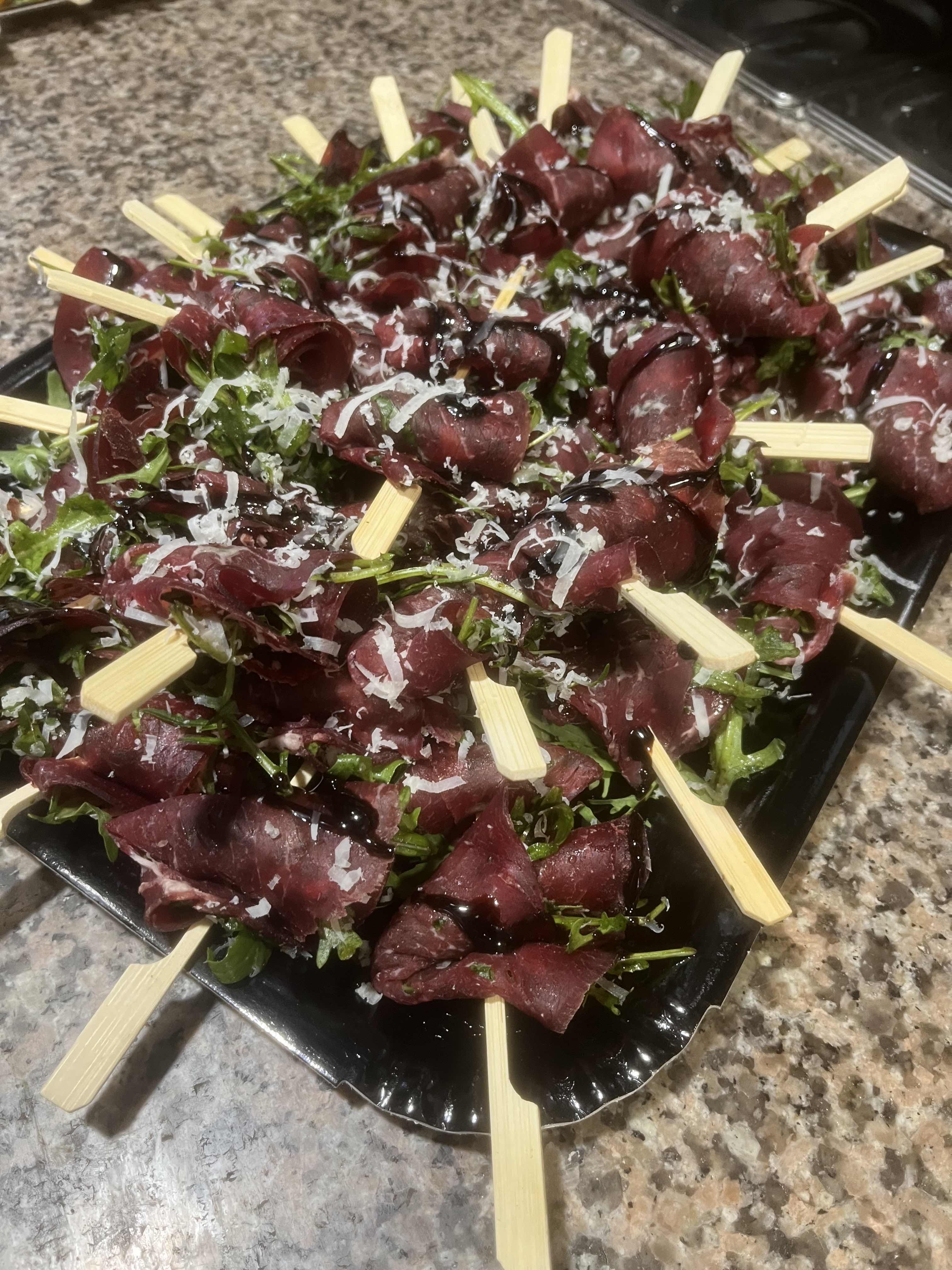 Brochettes de bresaola au vinaigre balsamique
